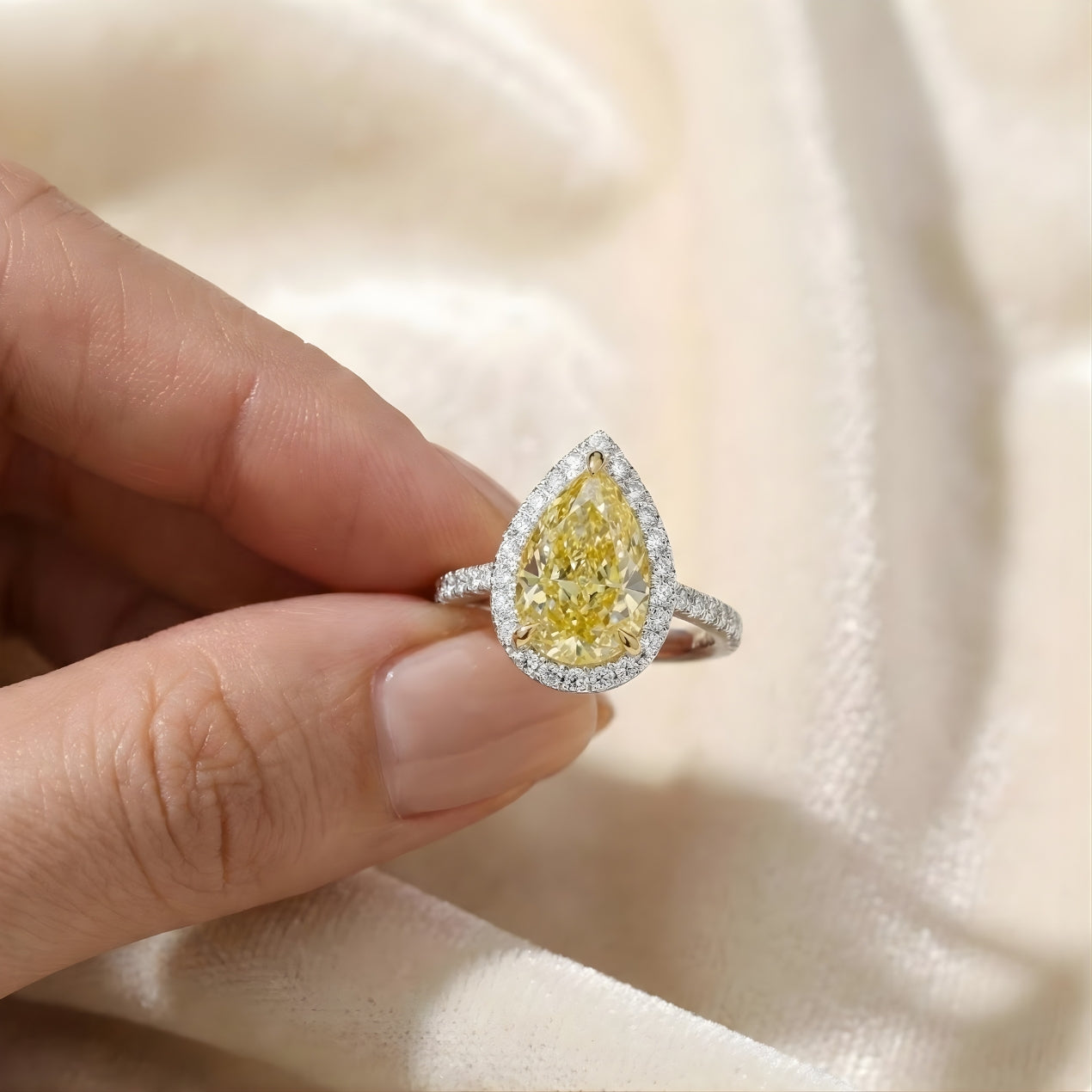 Canary Pear Shaped Crushed Ice Ring
