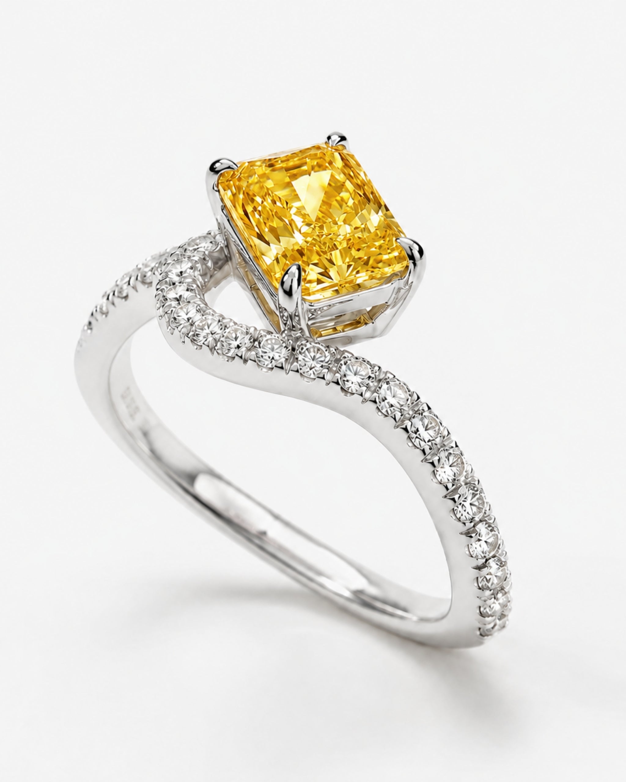 Curved Wave Ring – Yellow Crushed Ice