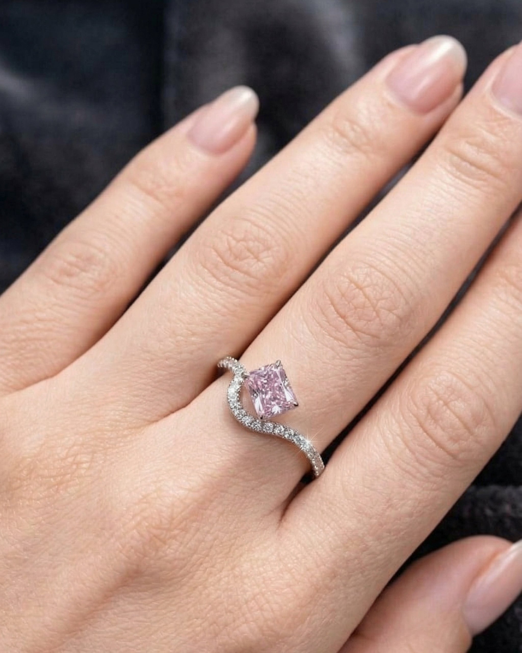Curved Wave Ring – Pink Crushed Ice