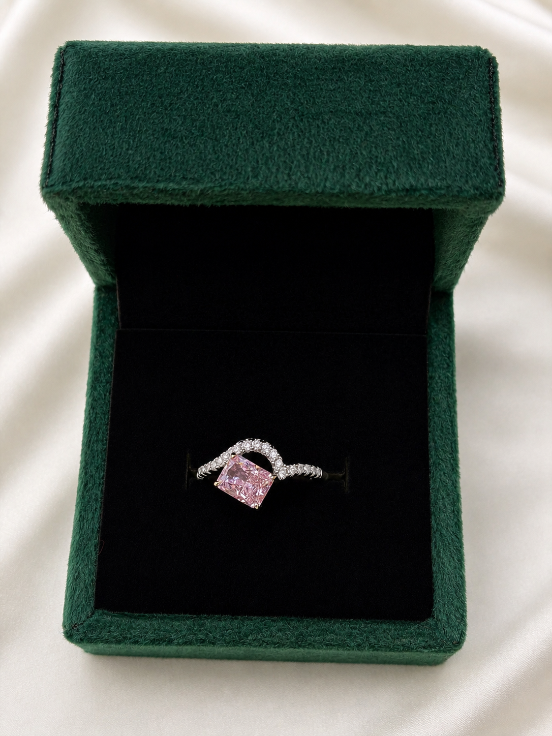 Curved Wave Ring – Pink Crushed Ice