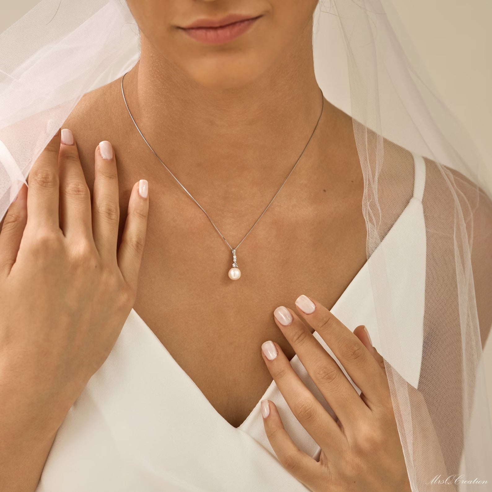 Silver Aurora Pearl Necklace