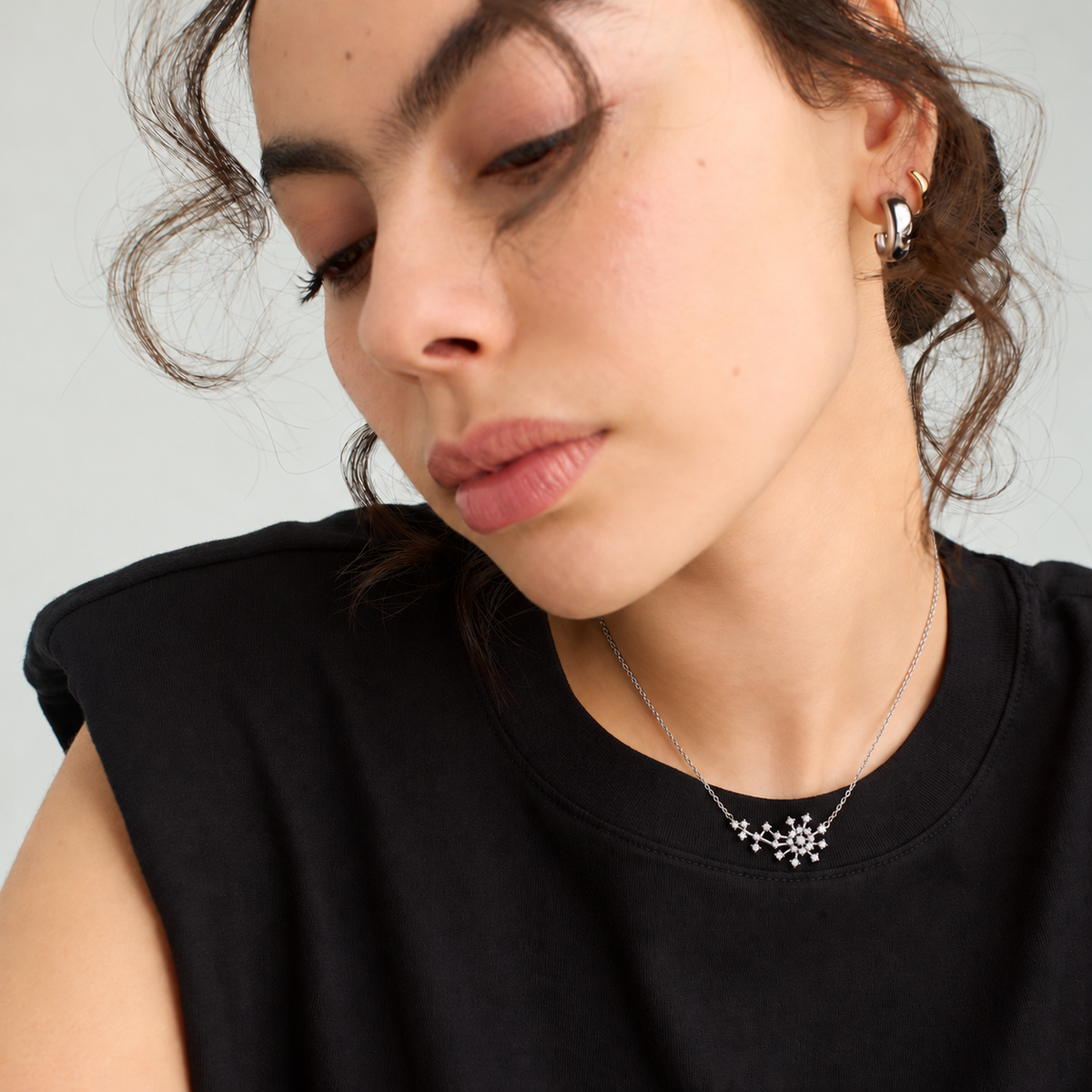 Round Zircon Stones Necklace