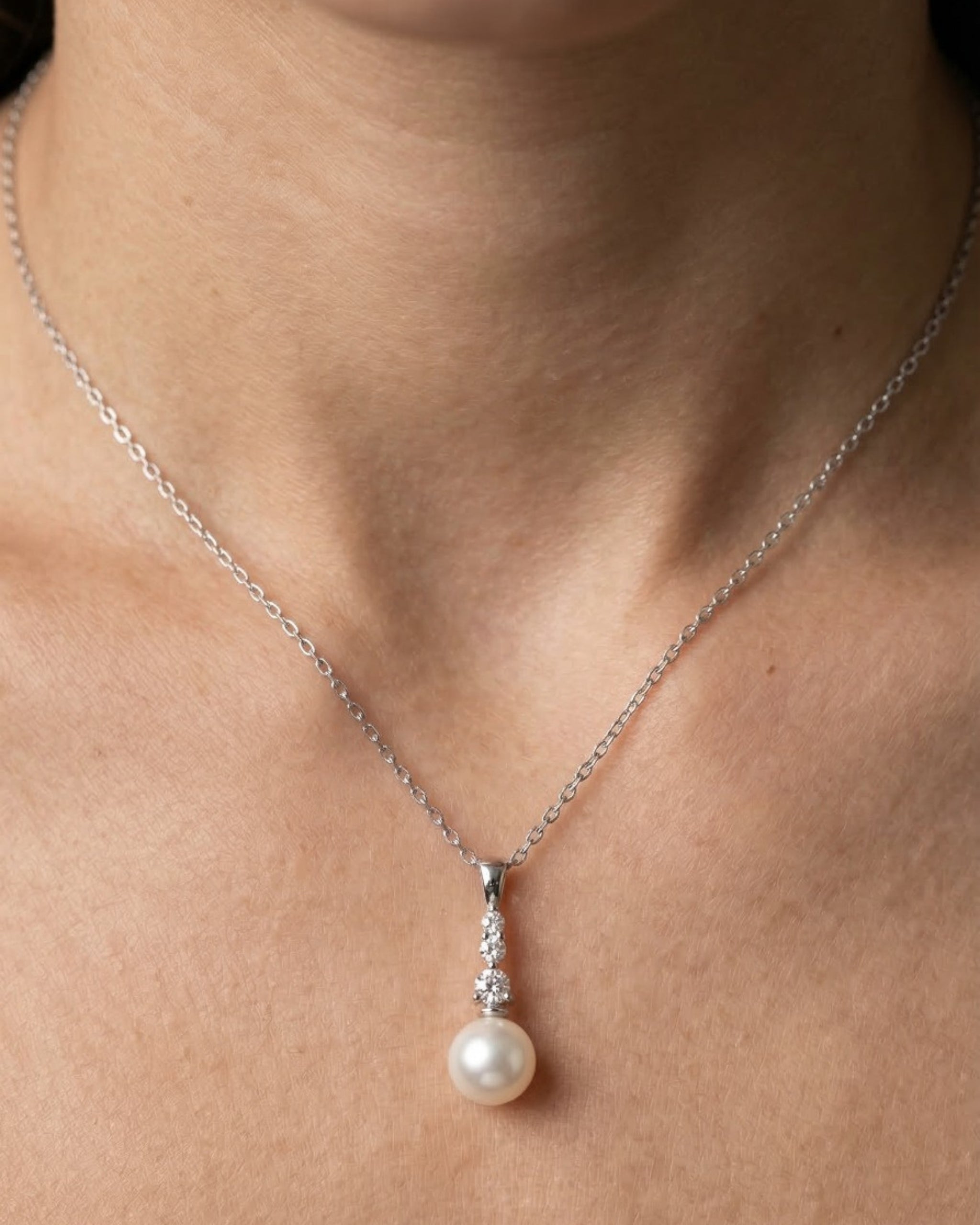 Silver Aurora Pearl Necklace