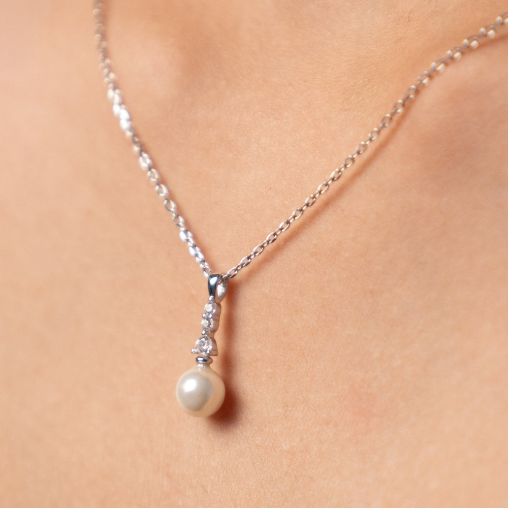 Silver Aurora Pearl Necklace