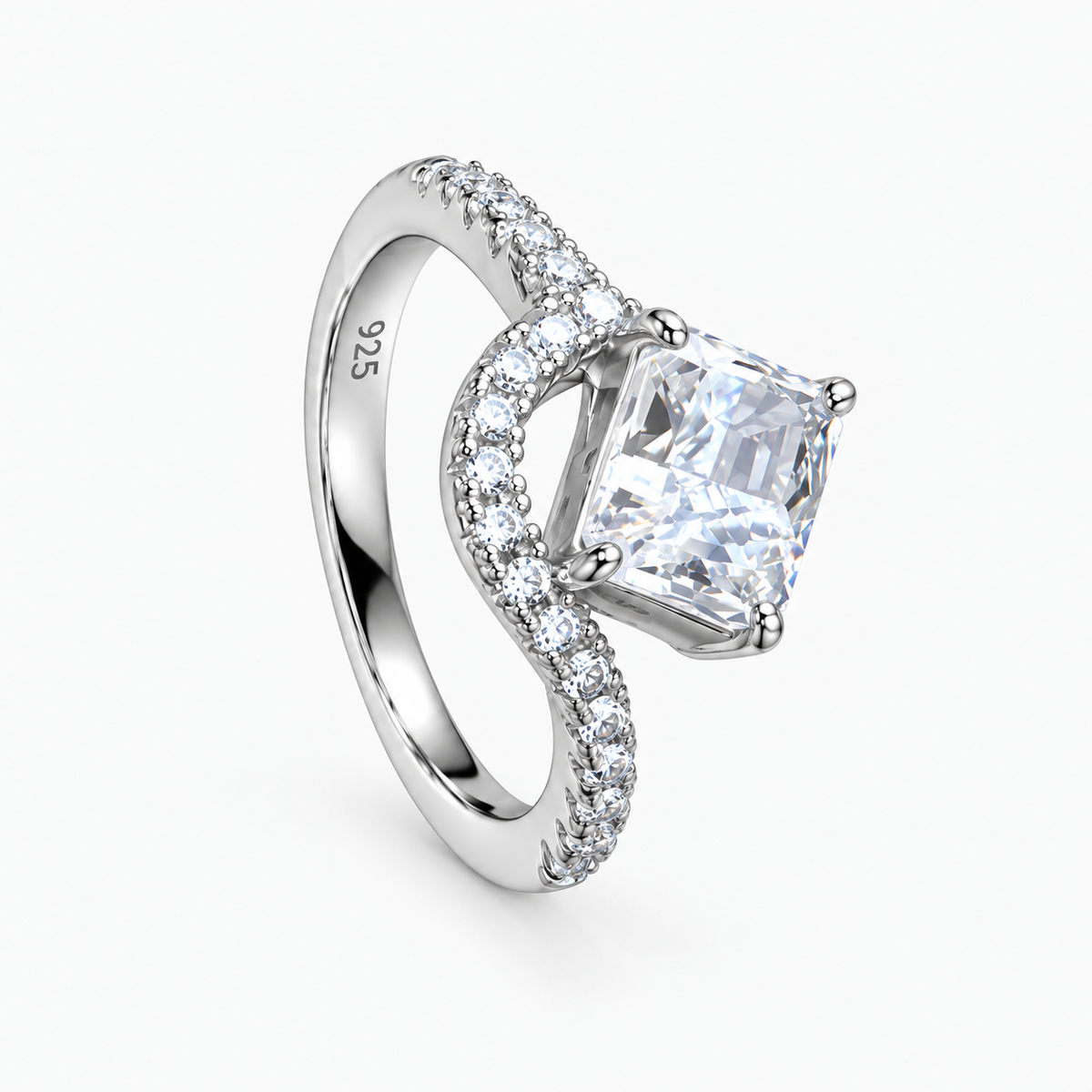 Curved Wave Ring – White Crushed Ice