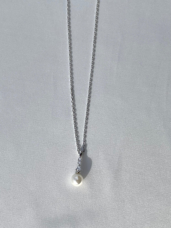 Silver Aurora Pearl Necklace